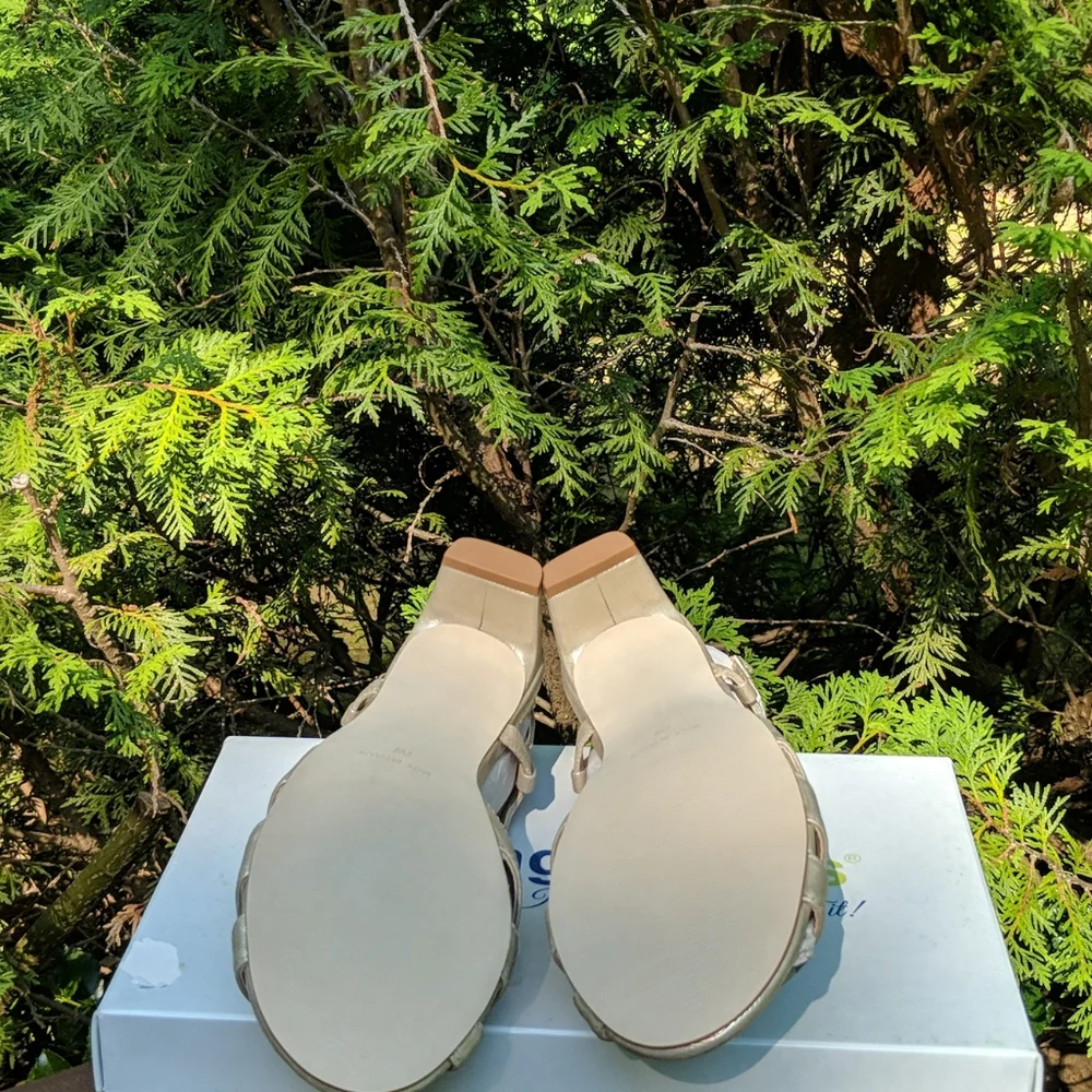 Walking Cradles Leandra Gold Spark